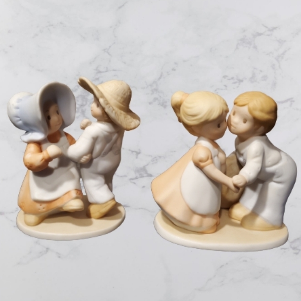 2 Circle of Friends by Masterpiece Figurines First Kiss & Mourning Into Dancing